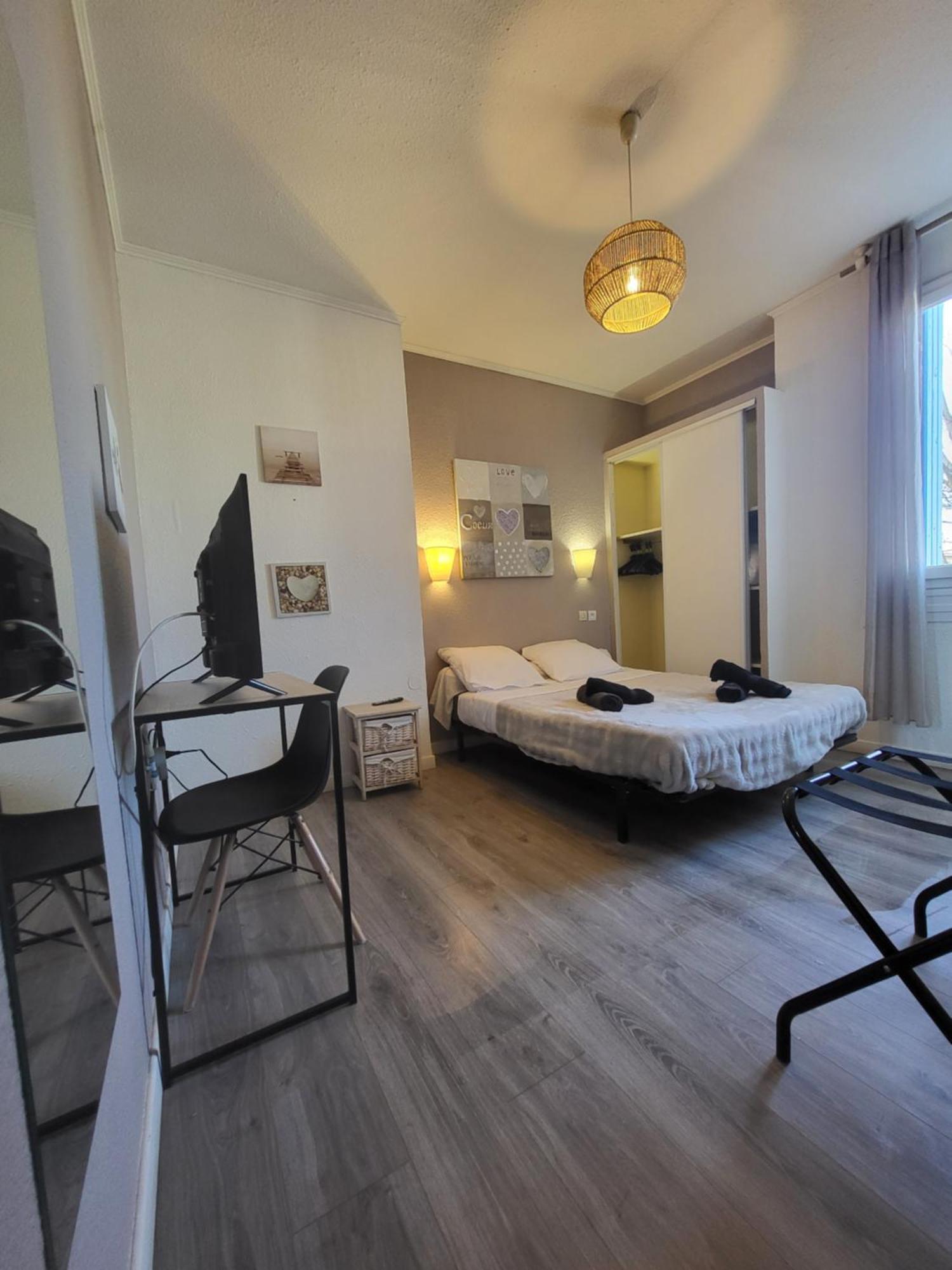 Hotel Le Chalet Valras-Plage Esterno foto